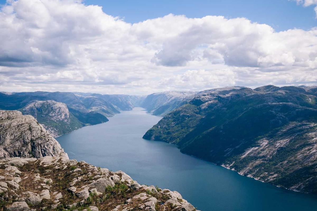 Modern gutter cleaning maintenance service showcasing quality installation